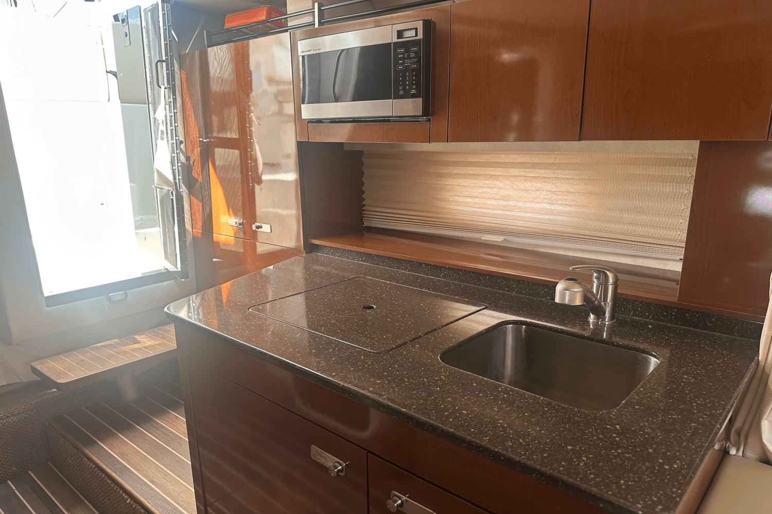 2012 Sea Ray 310 SUNDANCER Image Thumbnail #16