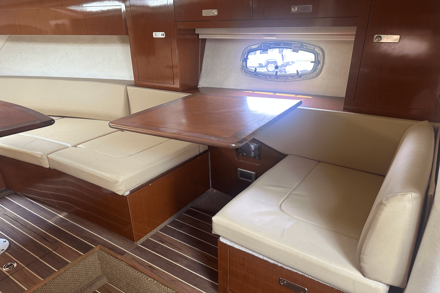 2012 Sea Ray 310 SUNDANCER Image Thumbnail #21