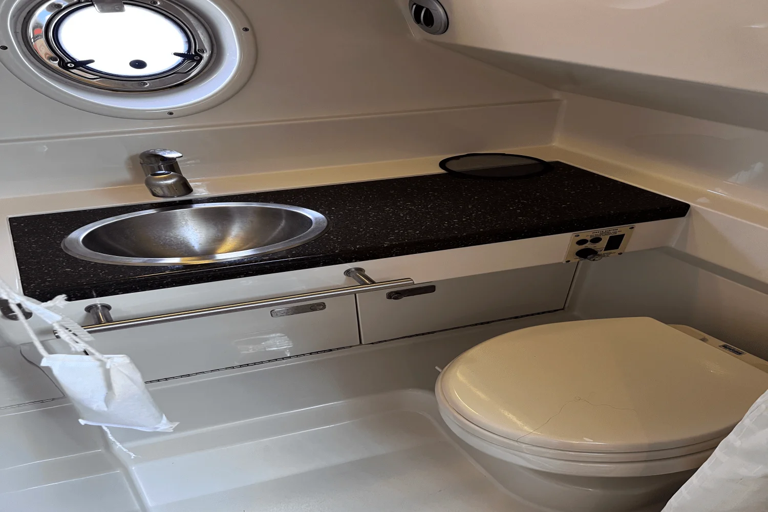 2012 Sea Ray 310 SUNDANCER Image Thumbnail #20