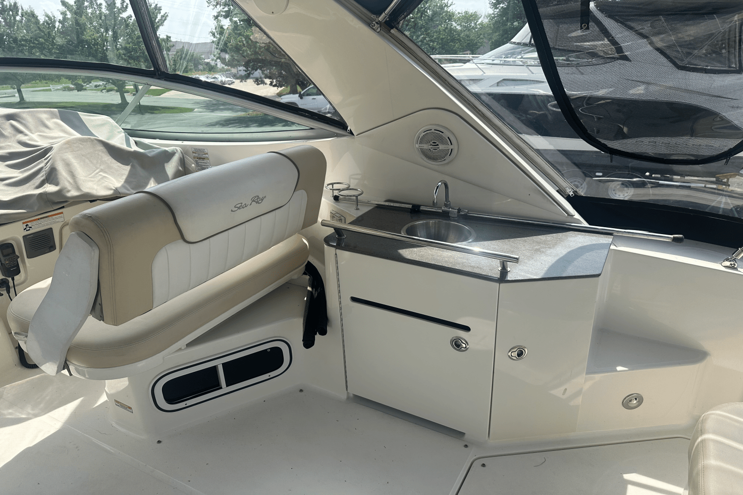 2012 Sea Ray 310 SUNDANCER Image Thumbnail #9