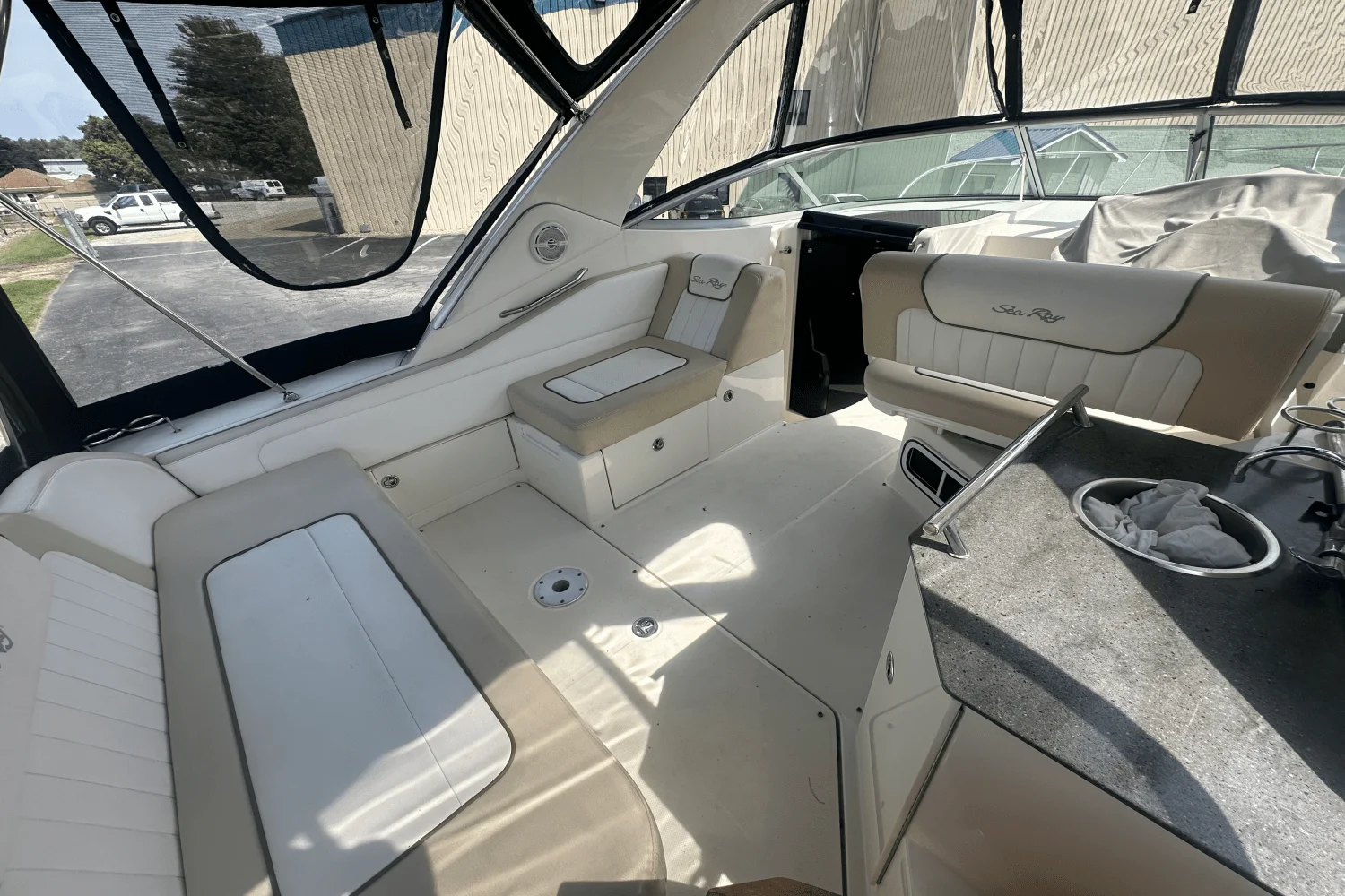 2012 Sea Ray 310 SUNDANCER Image Thumbnail #6
