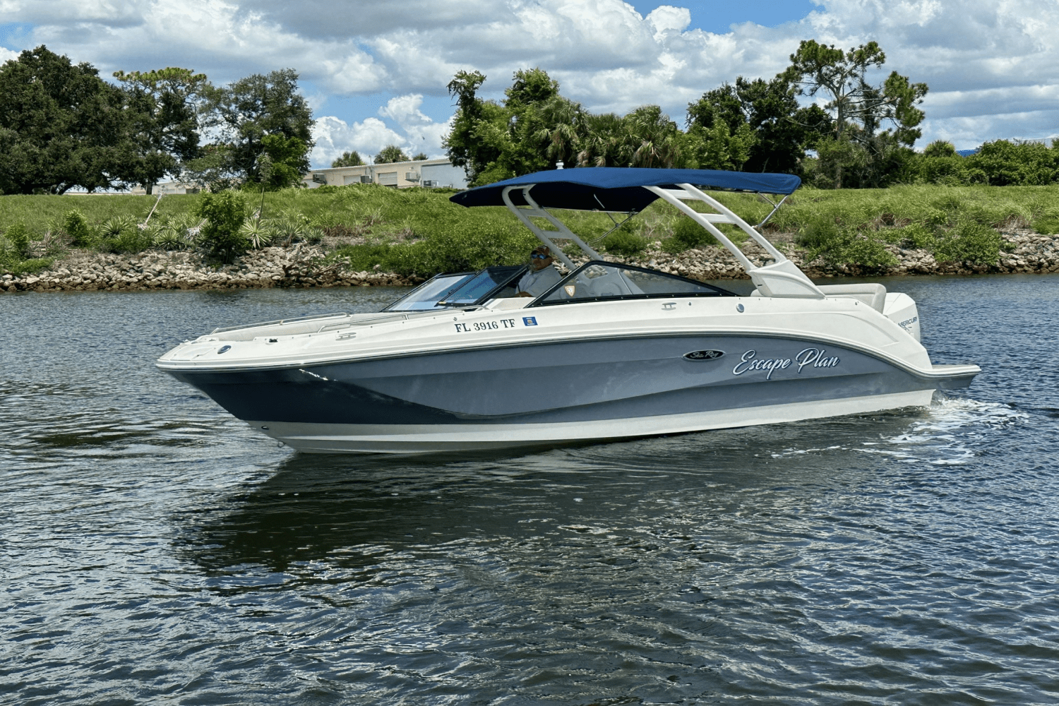2022 Sea Ray 250 SDX OB Image Thumbnail #1