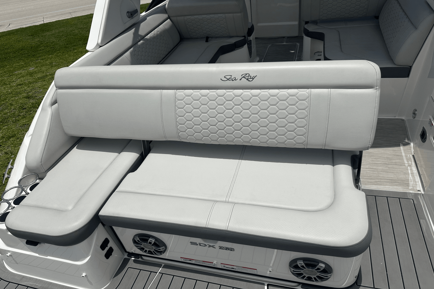 2022 Sea Ray 250 SDX OB Image Thumbnail #15