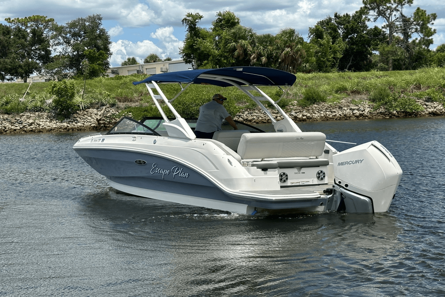 2022 Sea Ray 250 SDX OB Image Thumbnail #7