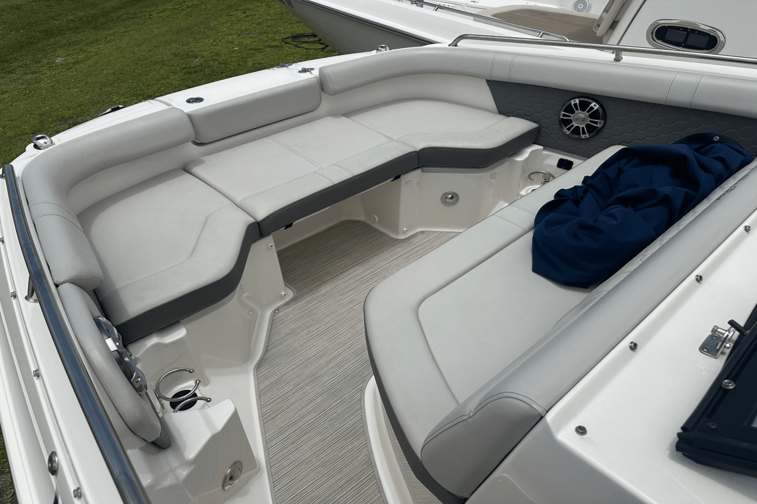 2022 Sea Ray 250 SDX OB Image Thumbnail #35