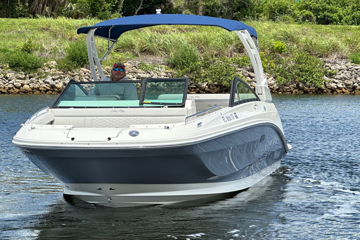 2022 Sea Ray 250 SDX OB Image Thumbnail #5