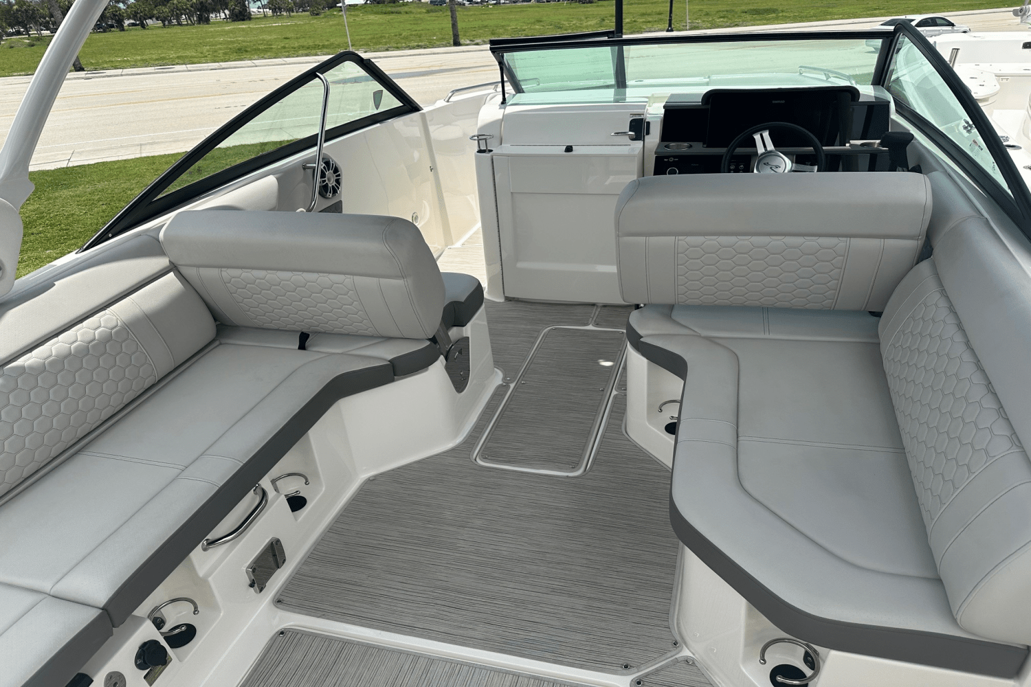 2022 Sea Ray 250 SDX OB Image Thumbnail #19