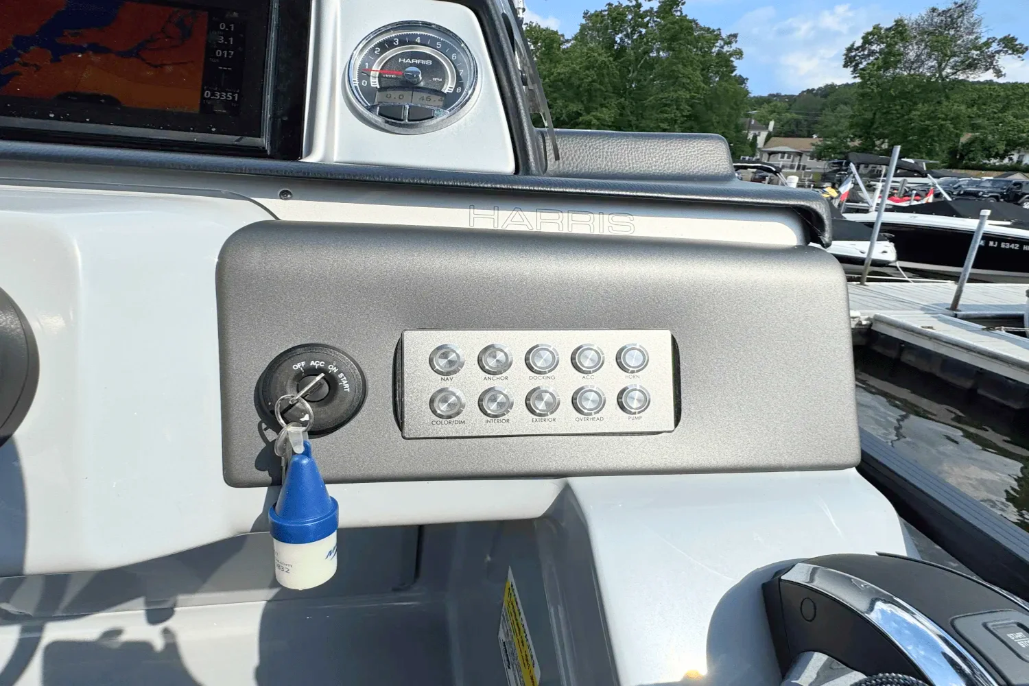 2020 Harris 230 SOLSTICE Image Thumbnail #12