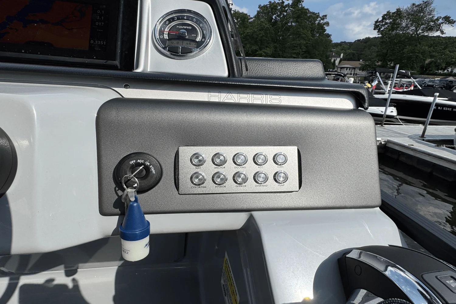 2020 Harris 230 SOLSTICE Image Thumbnail #26