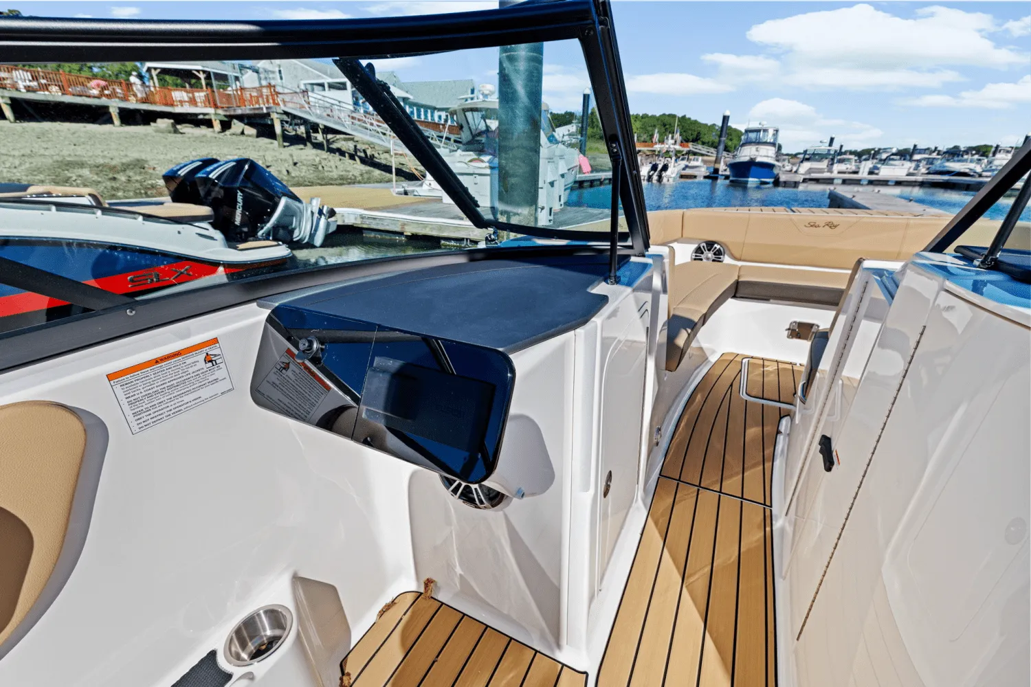 2025 Sea Ray SDX 270 Outboard Image Thumbnail #15
