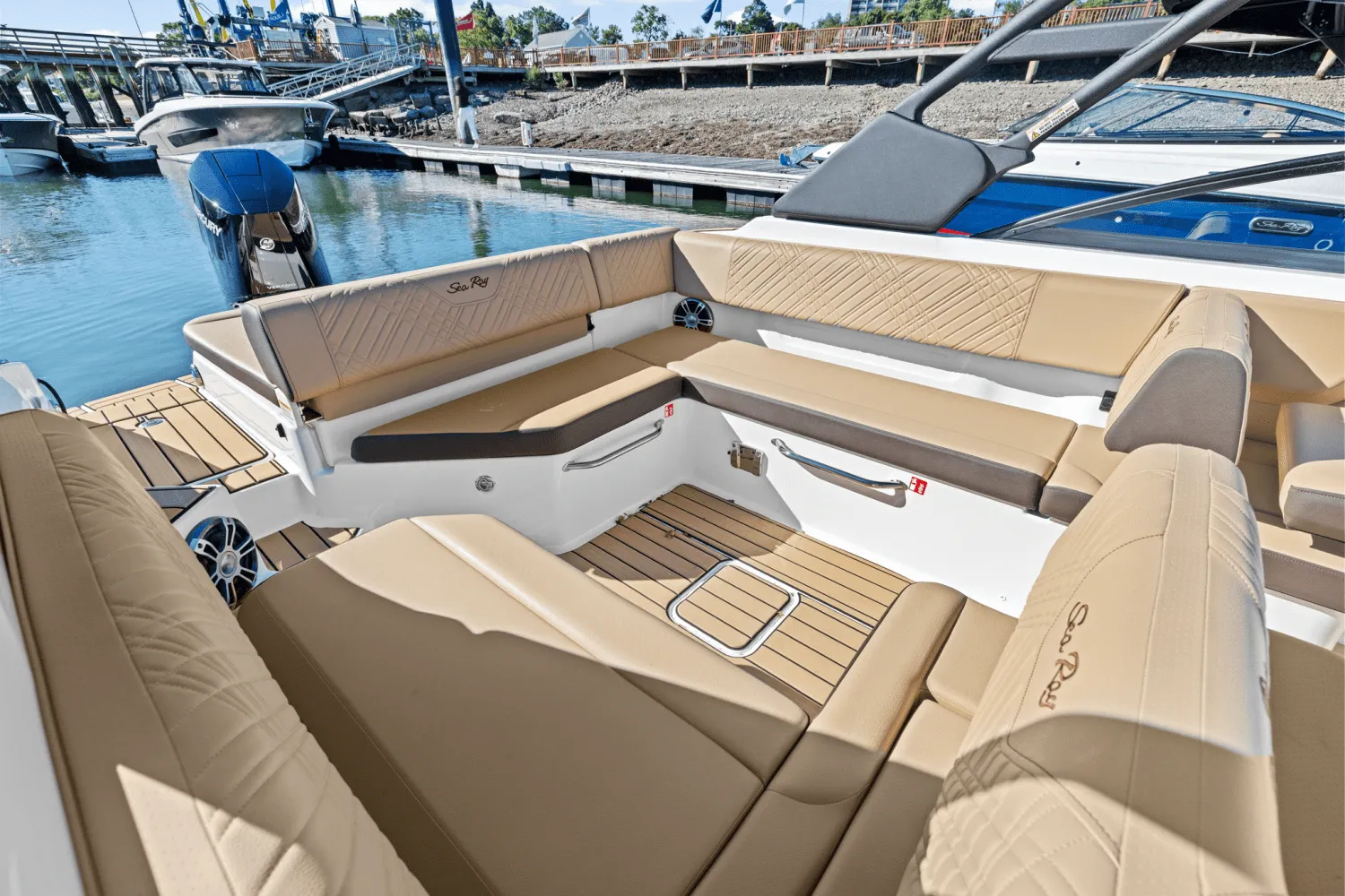 2025 Sea Ray SDX 270 Outboard Image Thumbnail #11