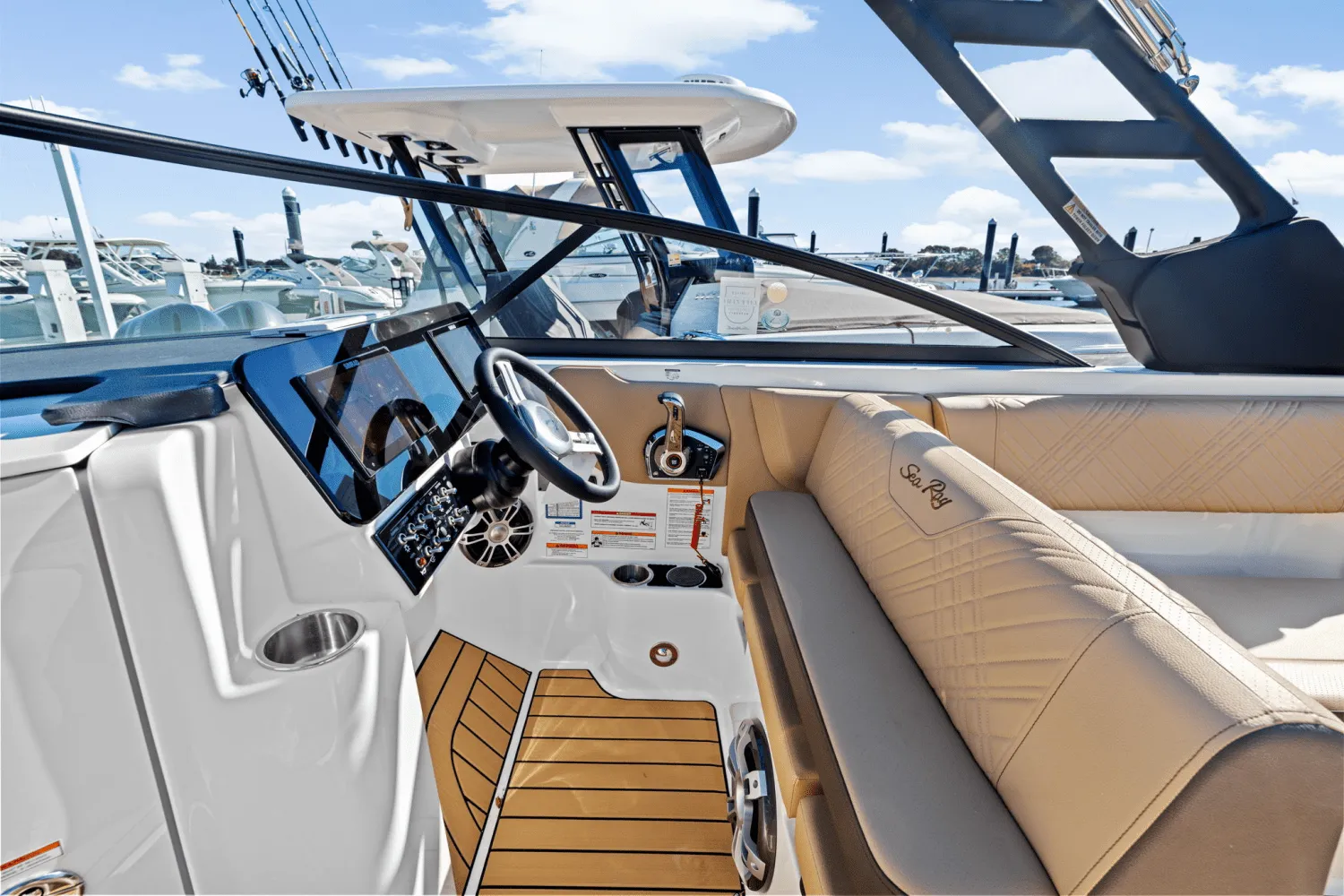 2025 Sea Ray SDX 270 Outboard Image Thumbnail #17