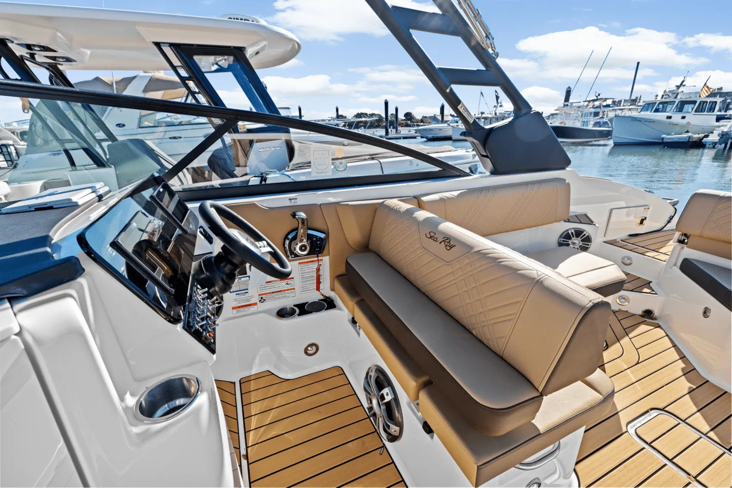 2025 Sea Ray SDX 270 Outboard Image Thumbnail #18