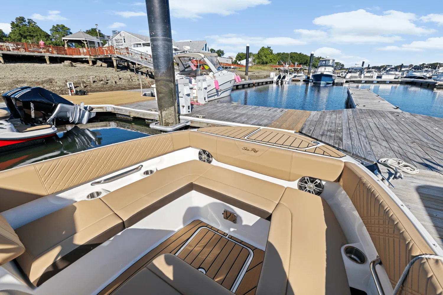 2025 Sea Ray SDX 270 Outboard Image Thumbnail #31