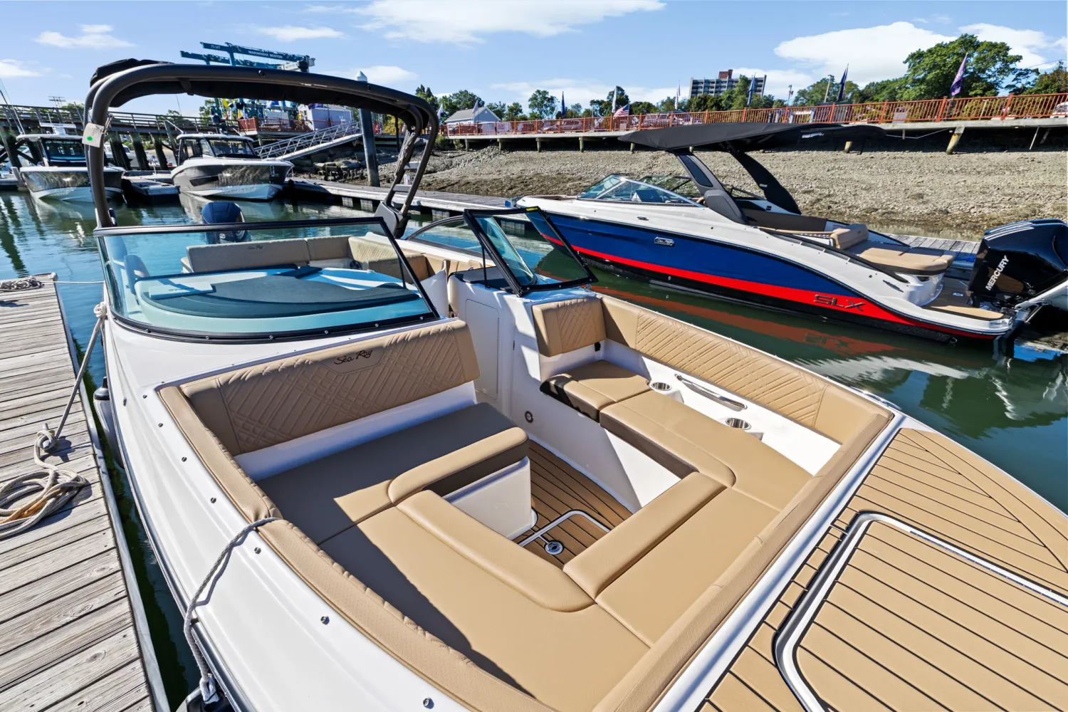 2025 Sea Ray SDX 270 Outboard Image Thumbnail #32