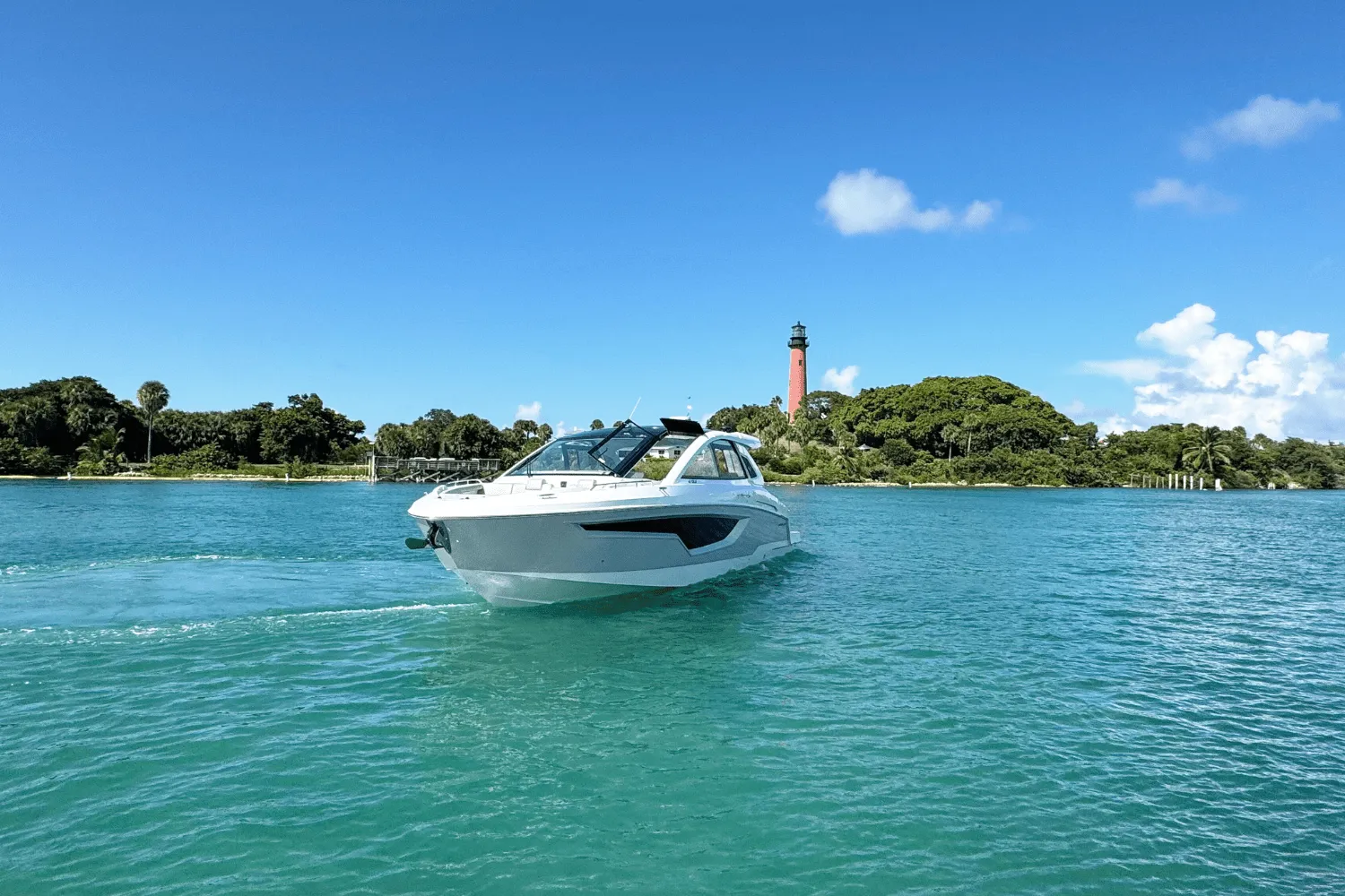 2026 Cruisers Yachts 42 GLS Outboard Image Thumbnail #5