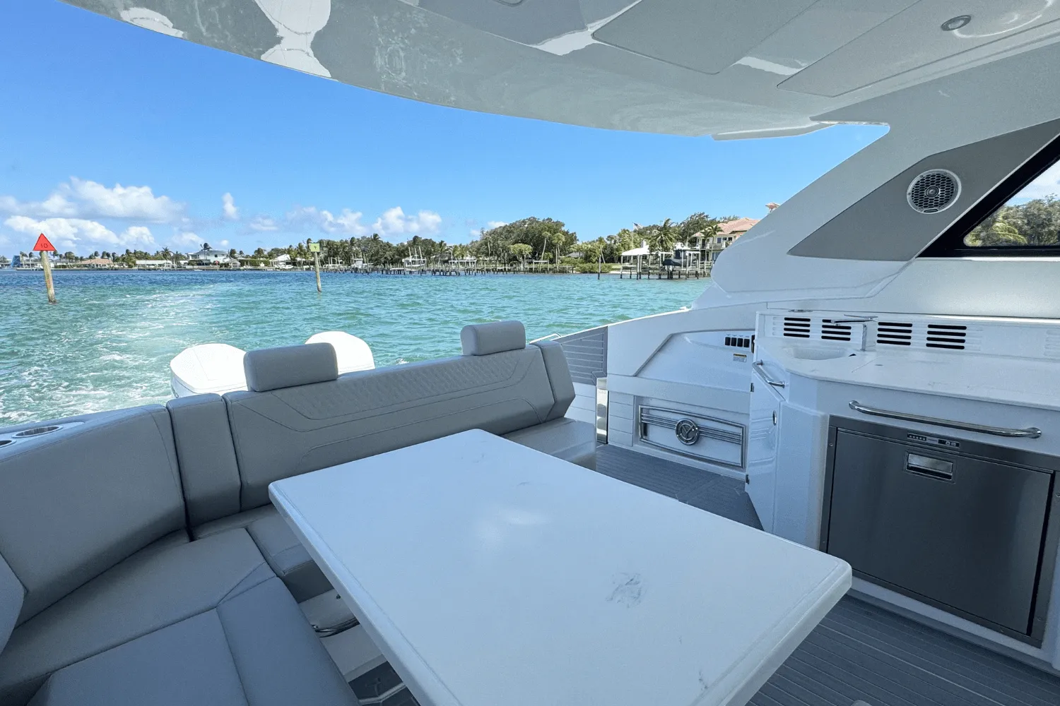 2026 Cruisers Yachts 42 GLS Outboard Image Thumbnail #14