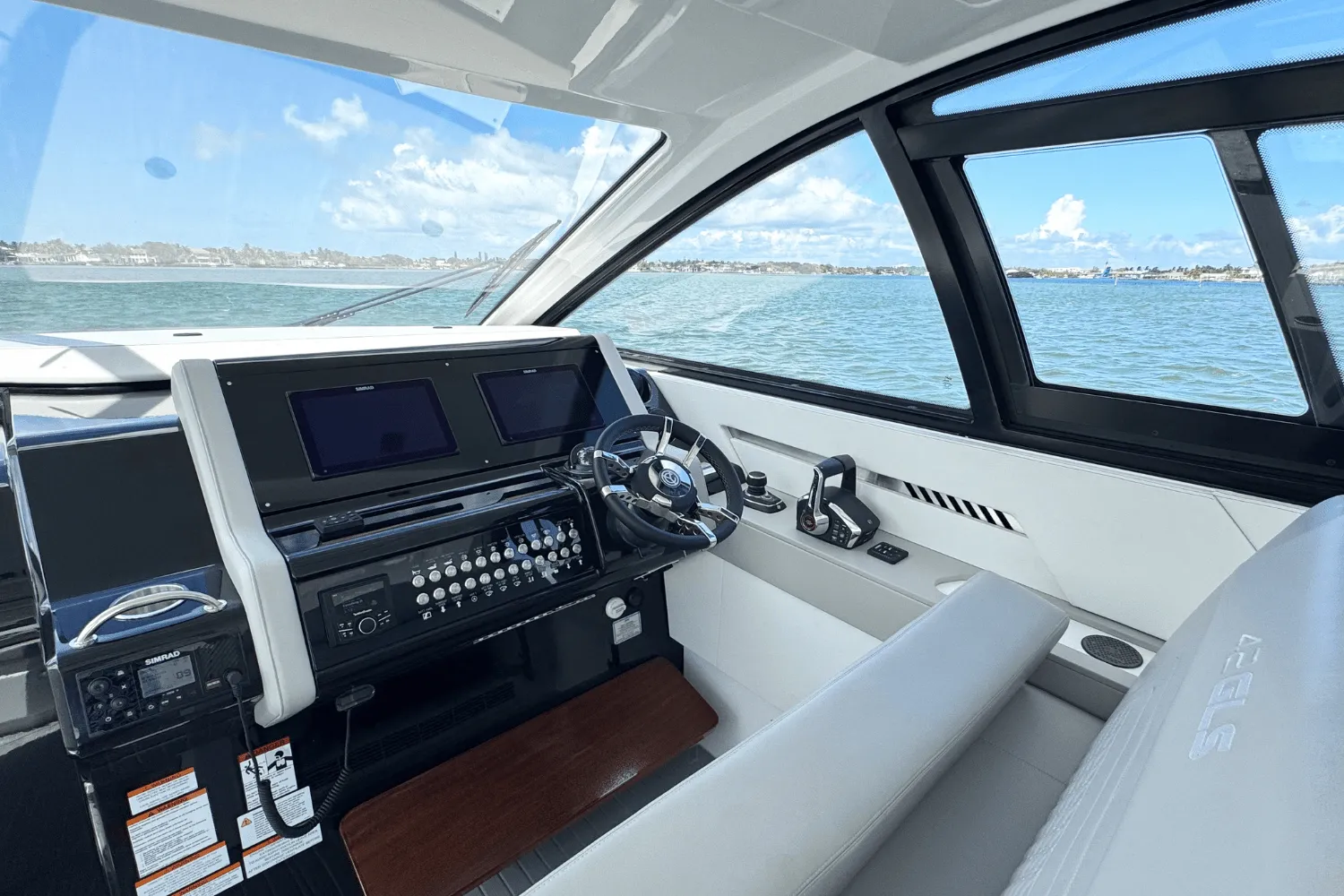 2026 Cruisers Yachts 42 GLS Outboard Image Thumbnail #9