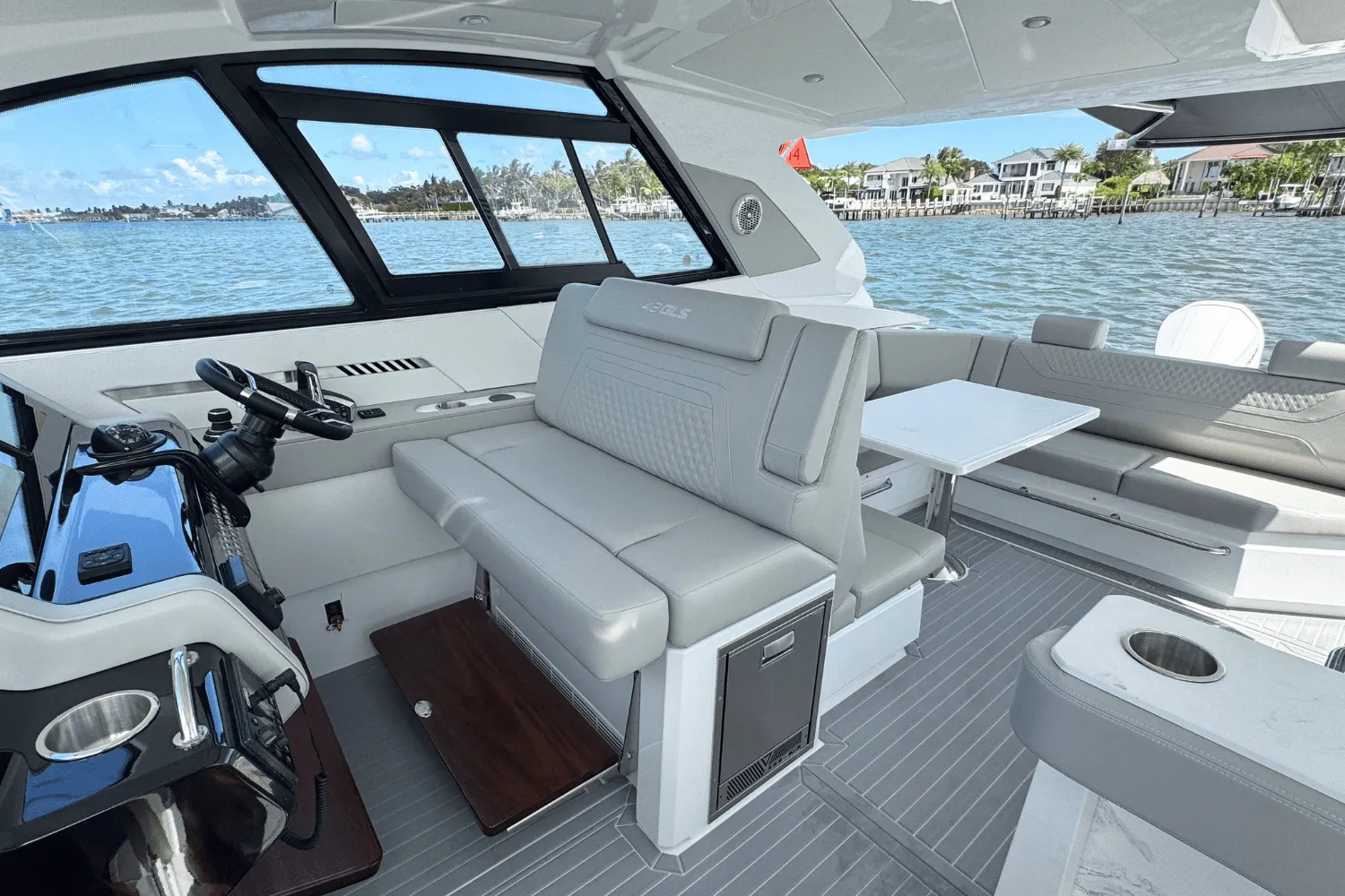 2026 Cruisers Yachts 42 GLS Outboard Image Thumbnail #8