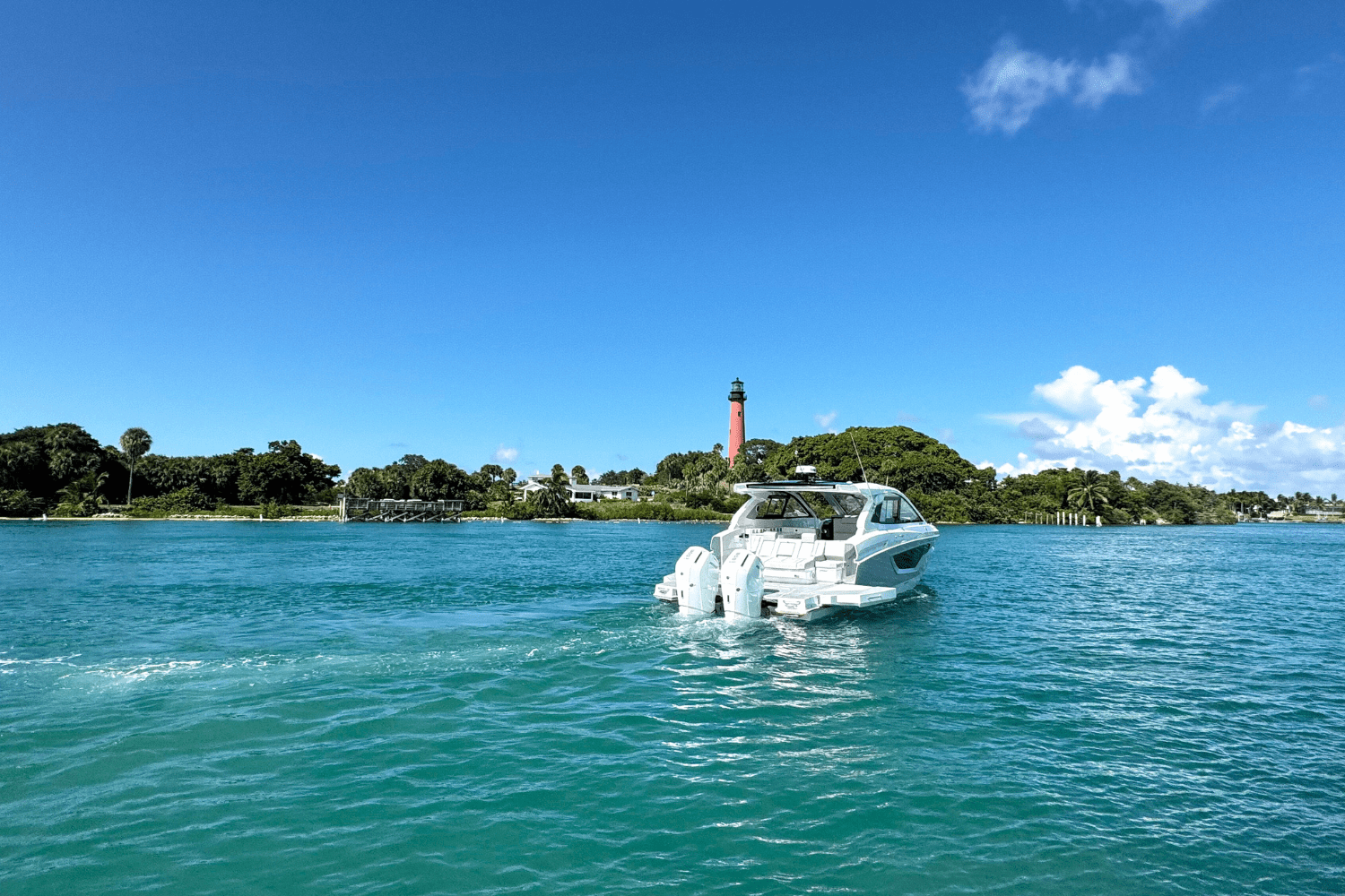 2026 Cruisers Yachts 42 GLS Outboard Image Thumbnail #6