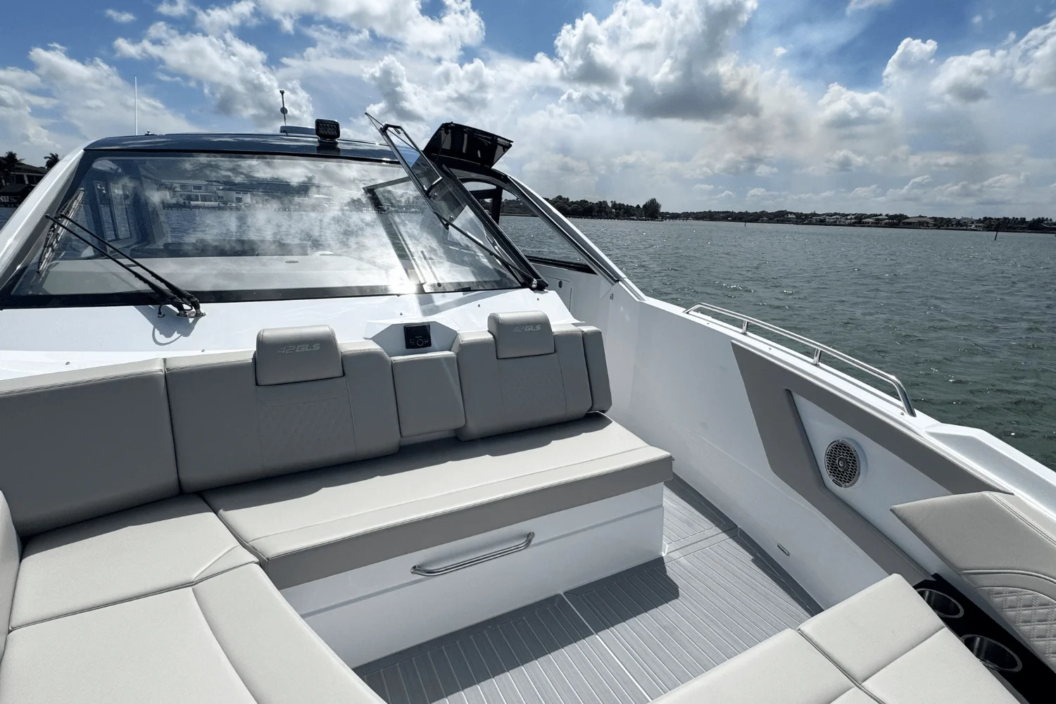 2026 Cruisers Yachts 42 GLS Outboard Image Thumbnail #41