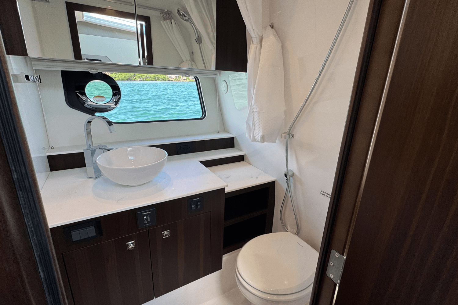 2026 Cruisers Yachts 42 GLS Outboard Image Thumbnail #26