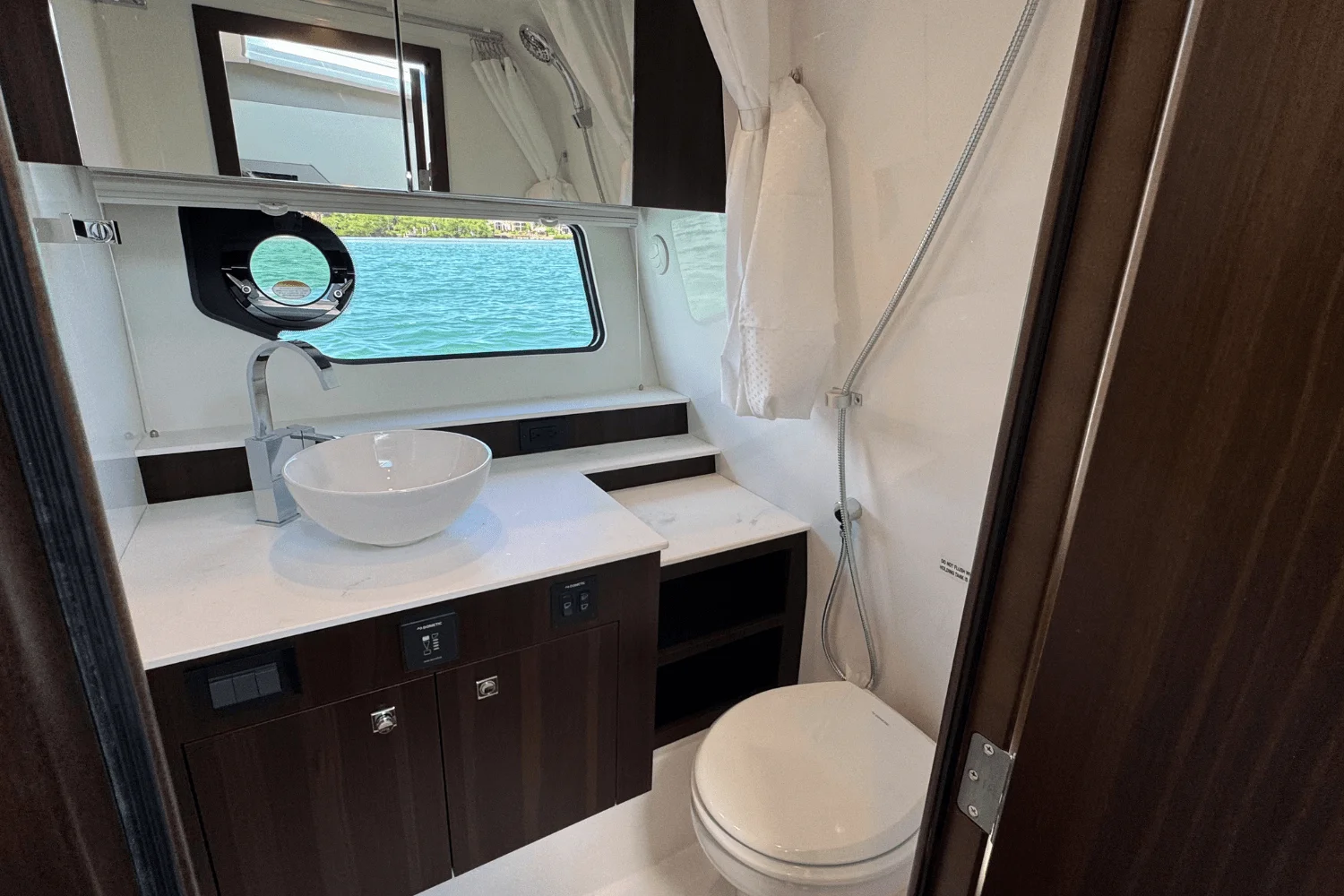 2026 Cruisers Yachts 42 GLS Outboard Image Thumbnail #26