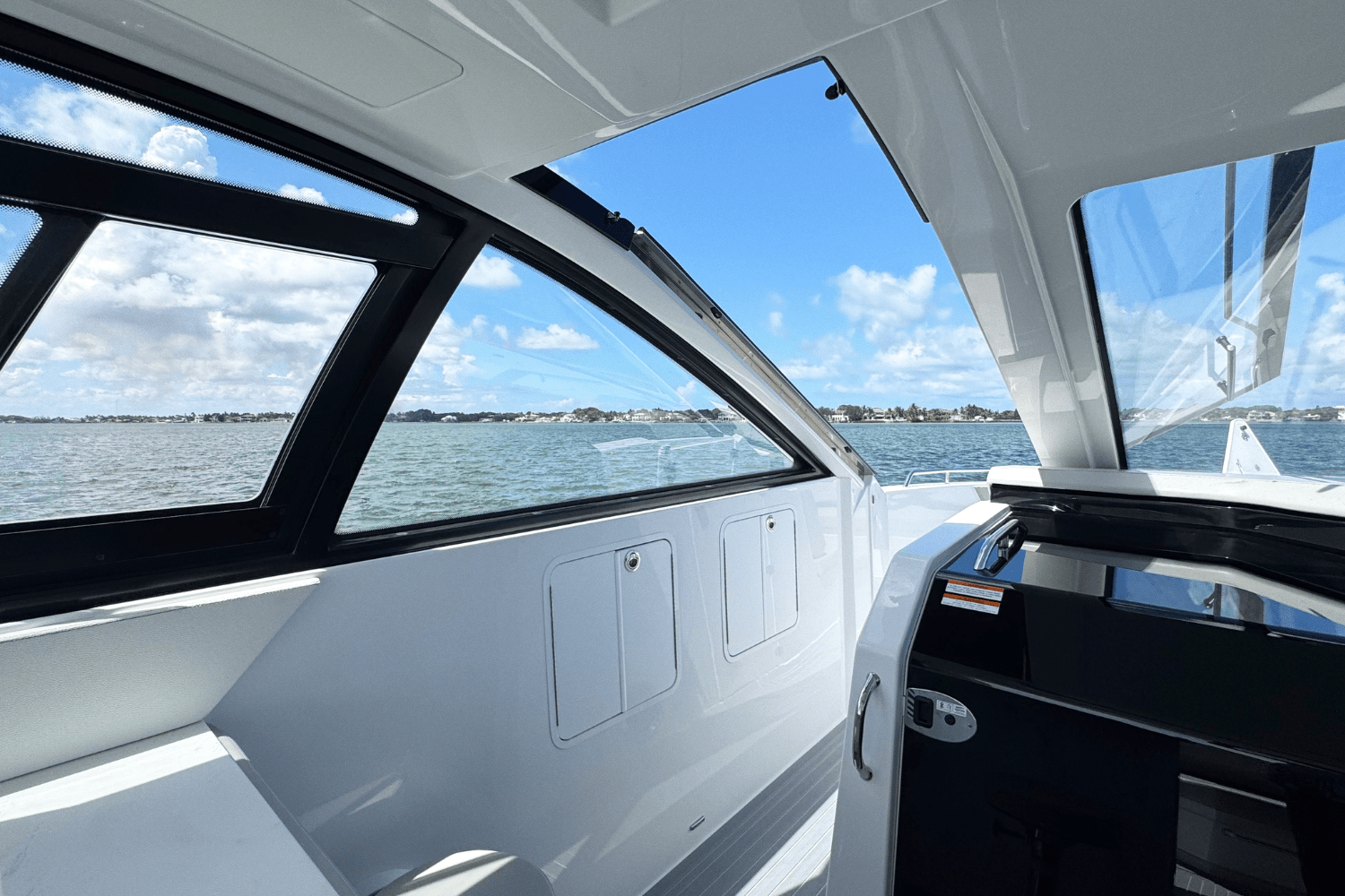 2026 Cruisers Yachts 42 GLS Outboard Image Thumbnail #36