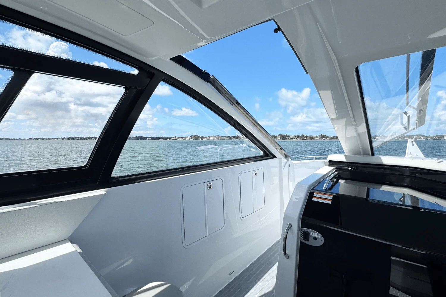 2026 Cruisers Yachts 42 GLS Outboard Image Thumbnail #36