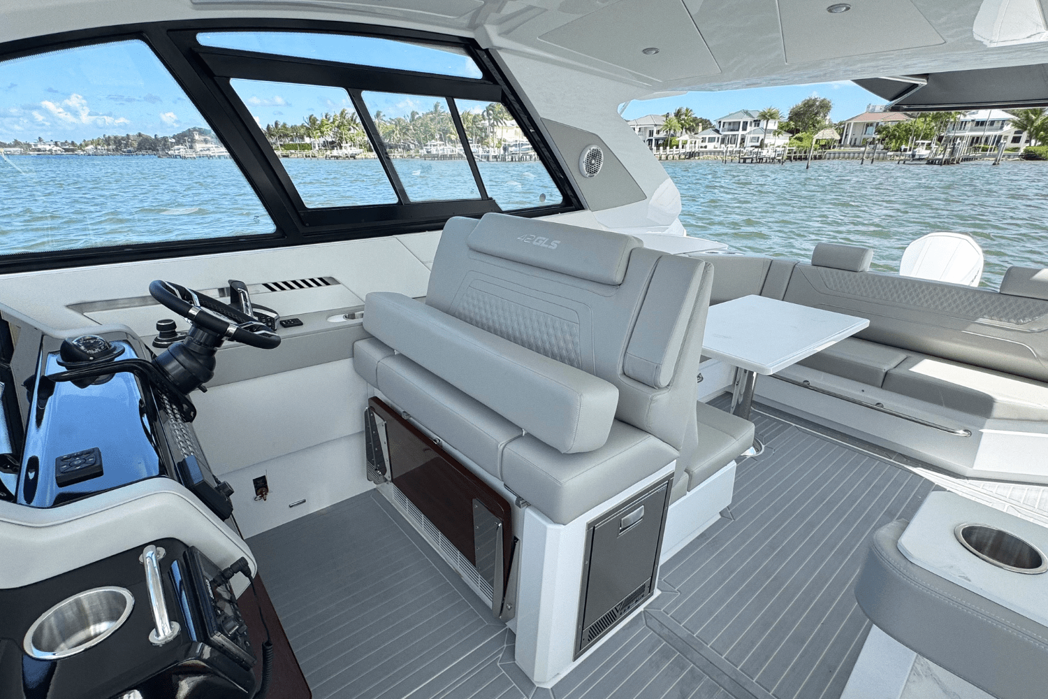 2026 Cruisers Yachts 42 GLS Outboard Image Thumbnail #7