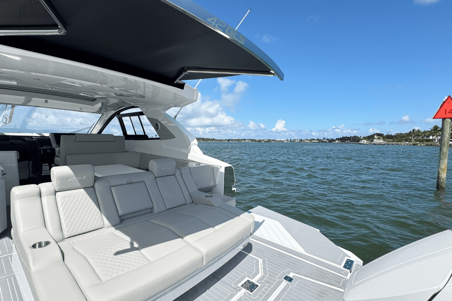 2026 Cruisers Yachts 42 GLS Outboard Image Thumbnail #32