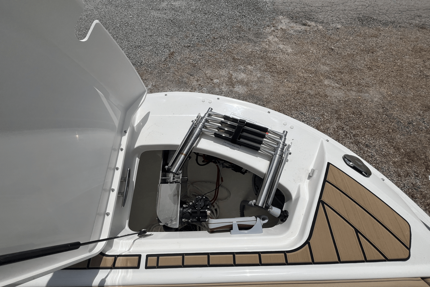 2025 Sea Ray SDX 270 Outboard Image Thumbnail #18