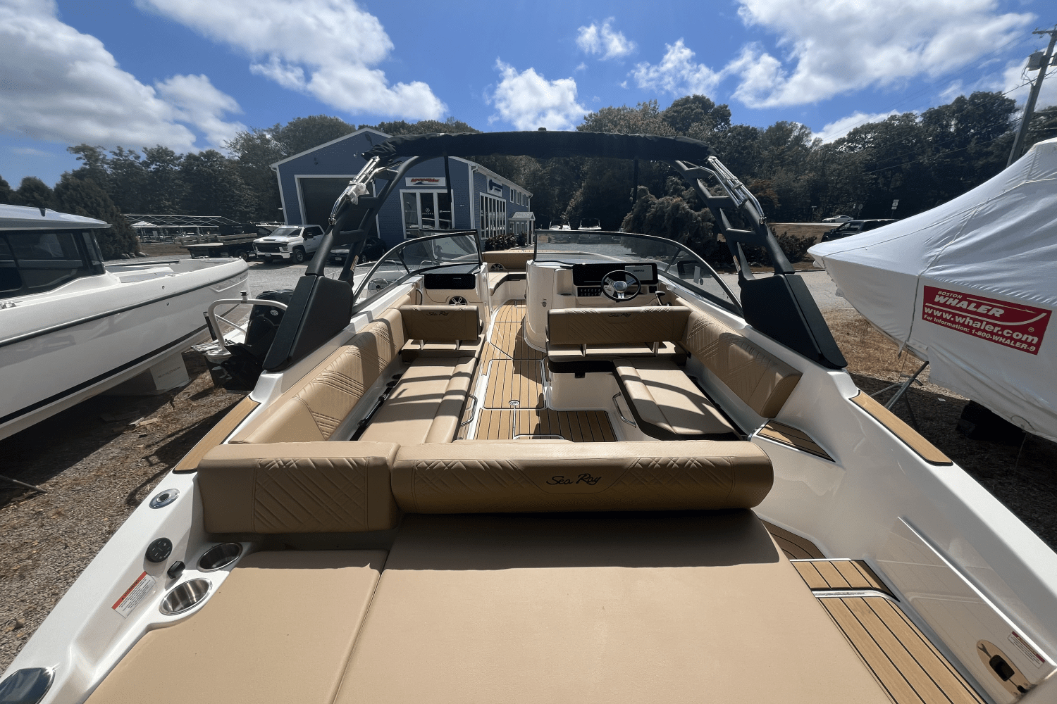 2025 Sea Ray SDX 270 Outboard Image Thumbnail #4