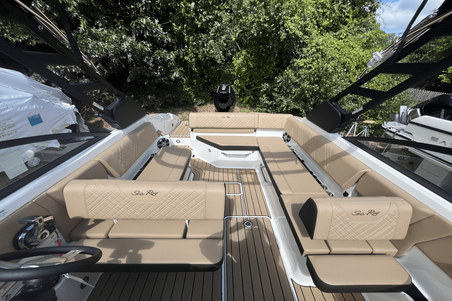 2025 Sea Ray SDX 270 Outboard Image Thumbnail #9