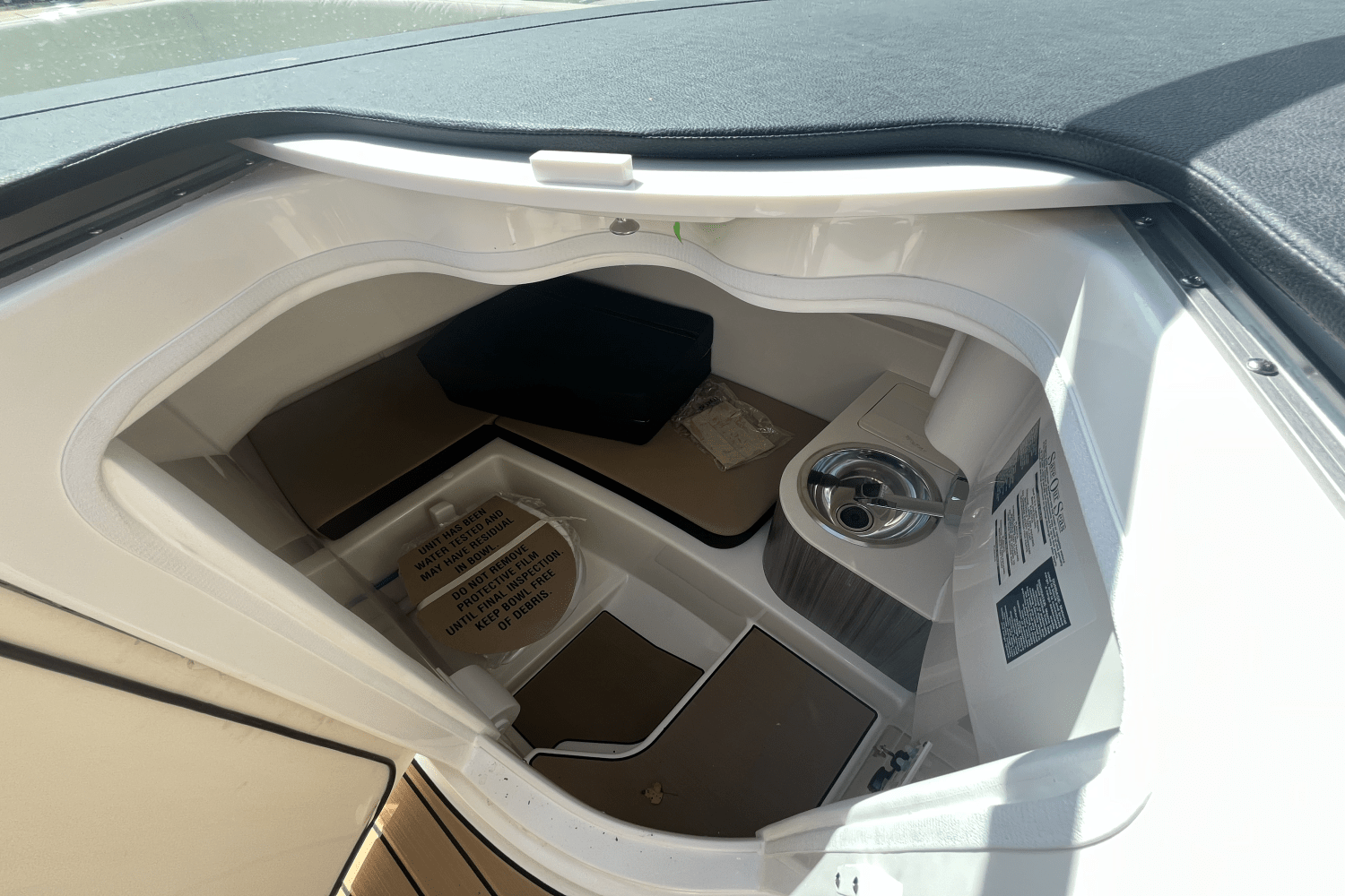 2025 Sea Ray SDX 270 Outboard Image Thumbnail #14
