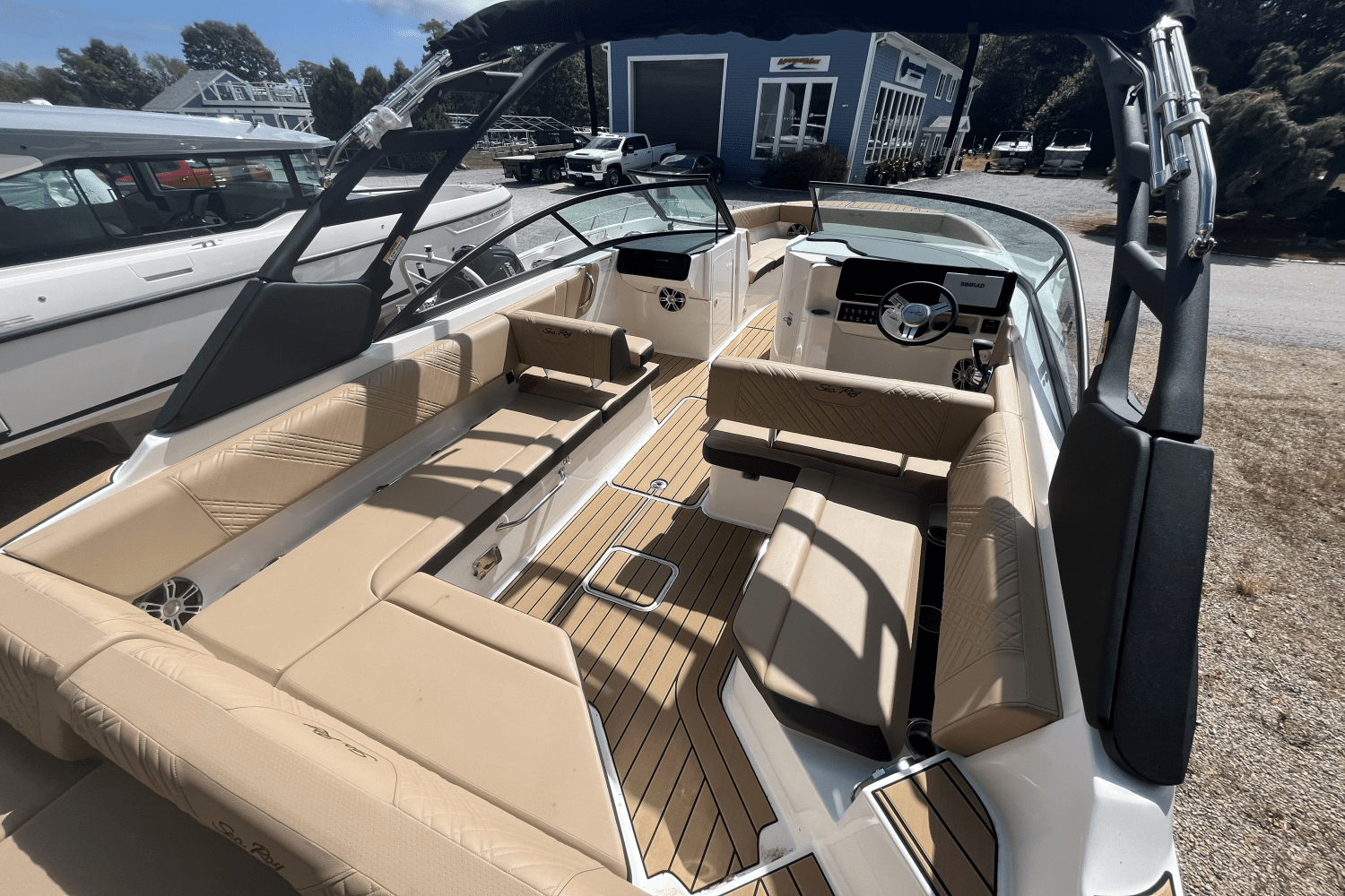 2025 Sea Ray SDX 270 Outboard Image Thumbnail #6