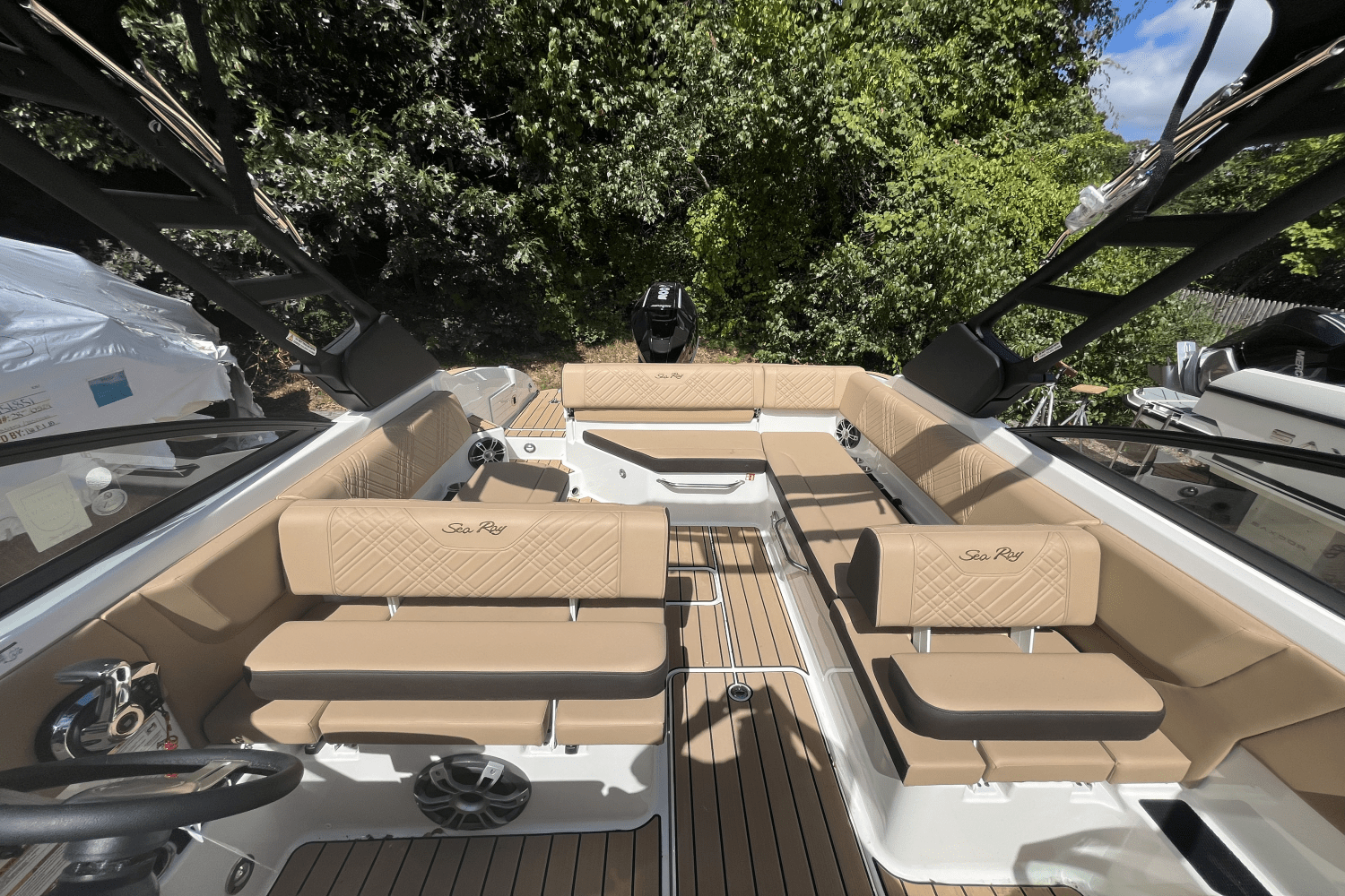 2025 Sea Ray SDX 270 Outboard Image Thumbnail #8