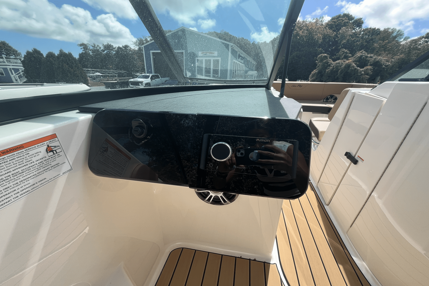 2025 Sea Ray SDX 270 Outboard Image Thumbnail #13