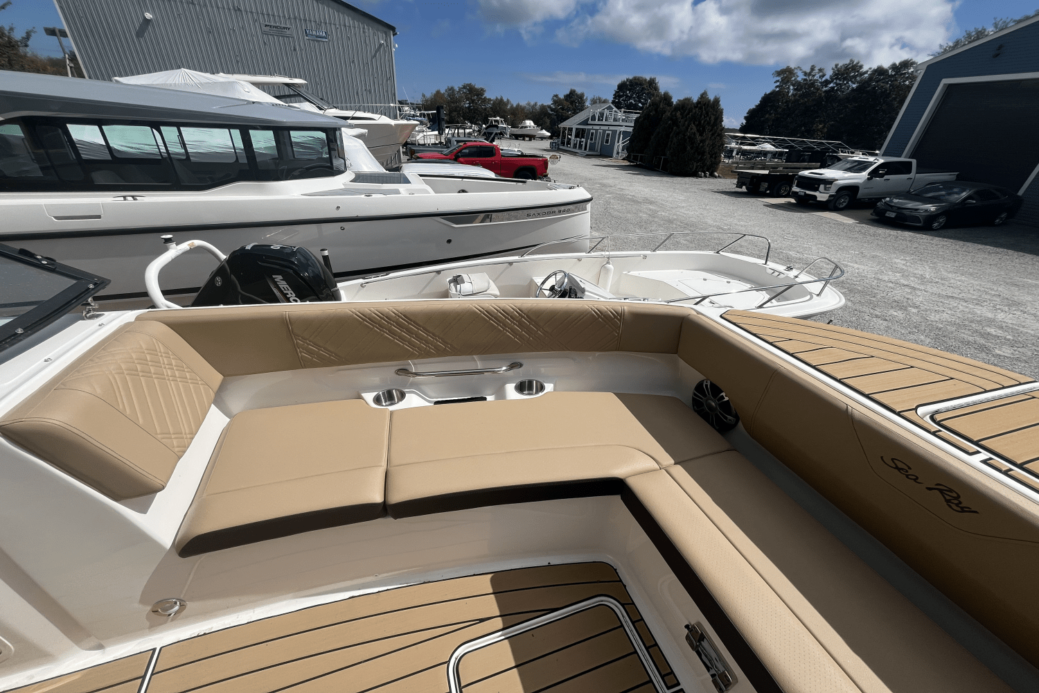 2025 Sea Ray SDX 270 Outboard Image Thumbnail #17