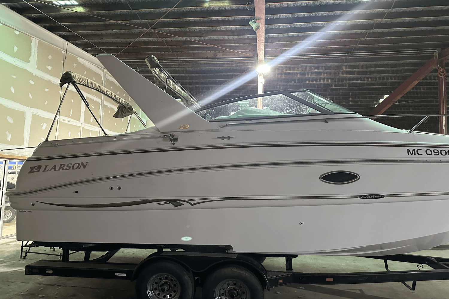 2001 Larson CABRIO 270 Image Thumbnail #3