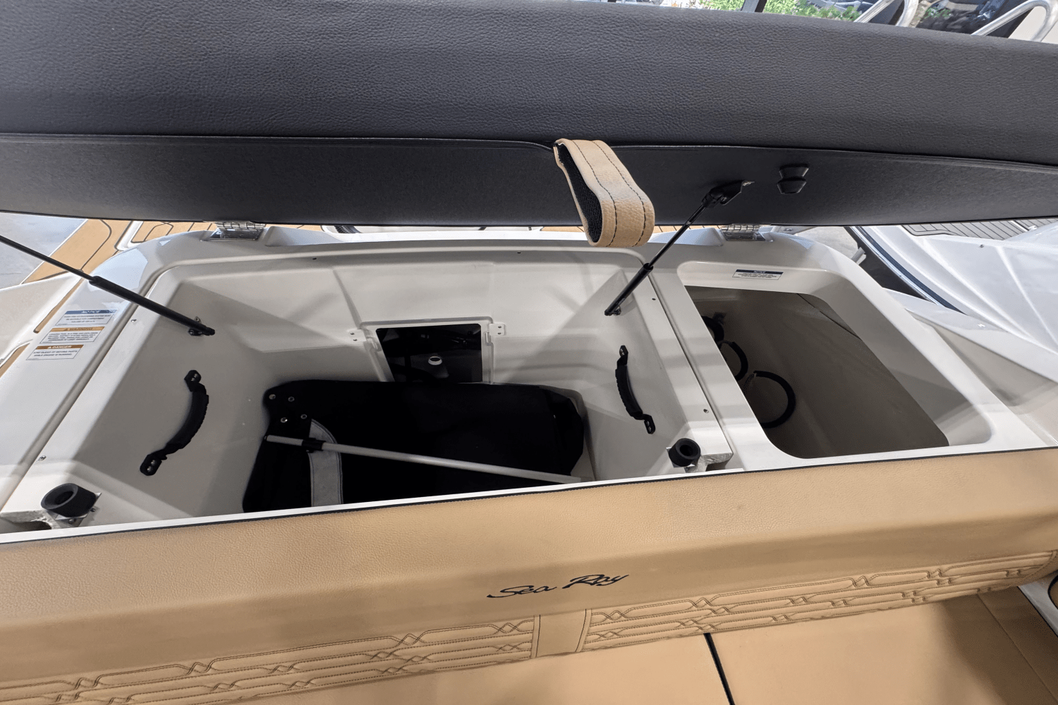 2025 Sea Ray SPX 190 Outboard Image Thumbnail #7
