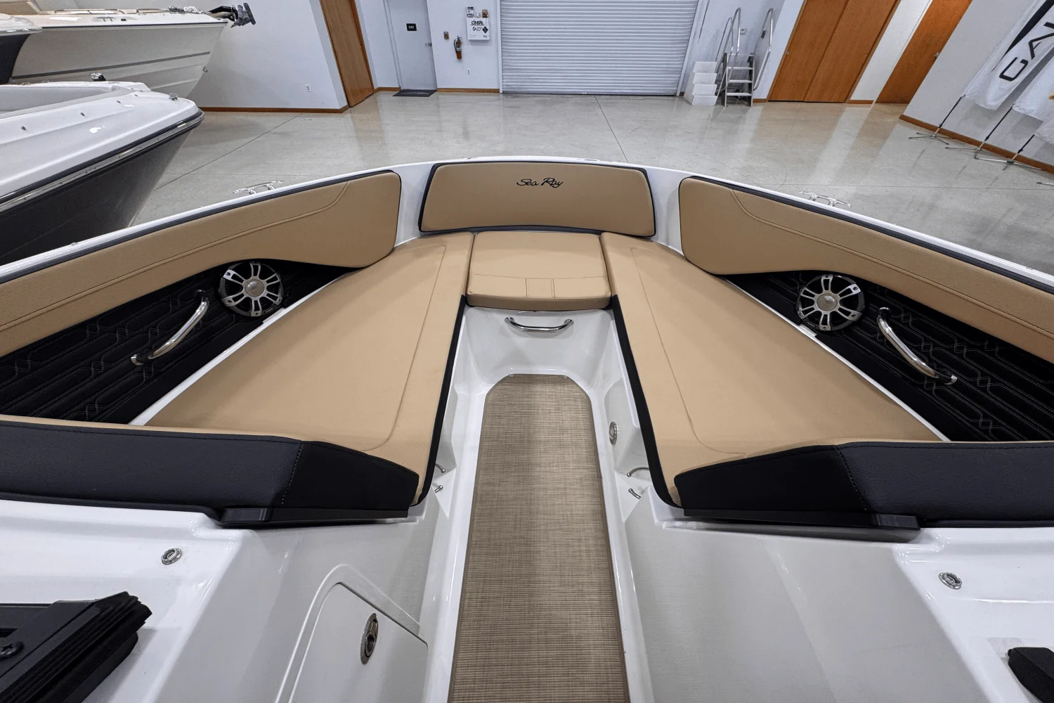 2025 Sea Ray SPX 190 Outboard Image Thumbnail #17