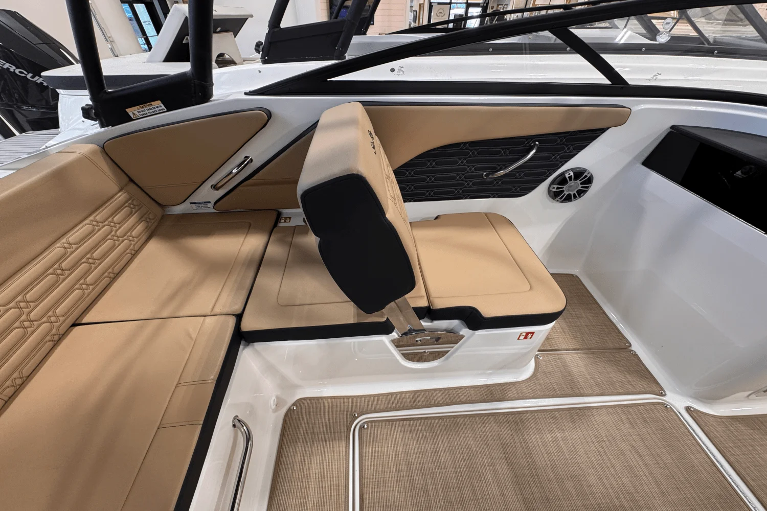 2025 Sea Ray SPX 190 Outboard Image Thumbnail #11