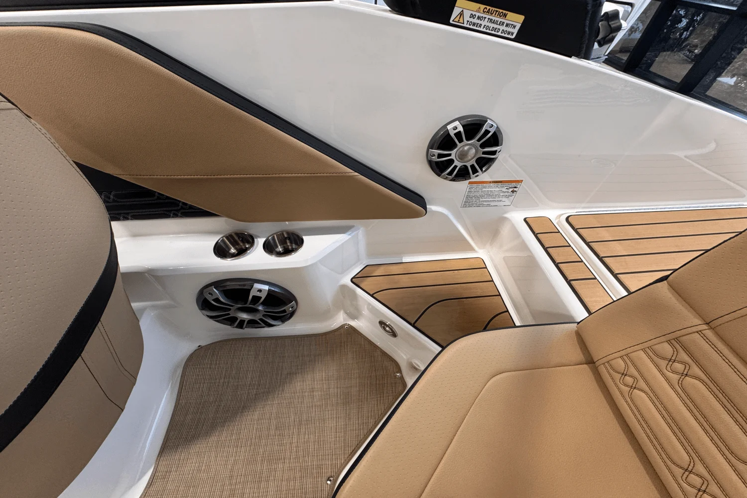 2025 Sea Ray SPX 190 Outboard Image Thumbnail #9