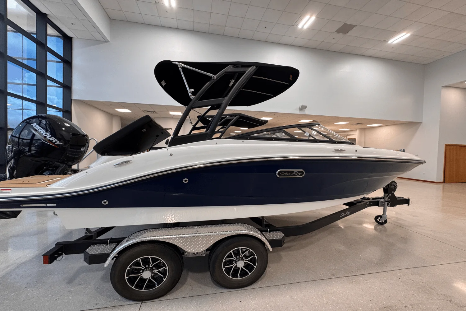 2025 Sea Ray SPX 190 Outboard Image Thumbnail #3