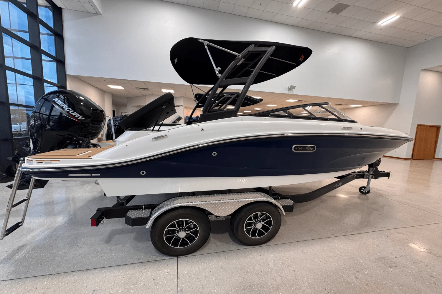 2025 Sea Ray SPX 190 Outboard Image Thumbnail #2