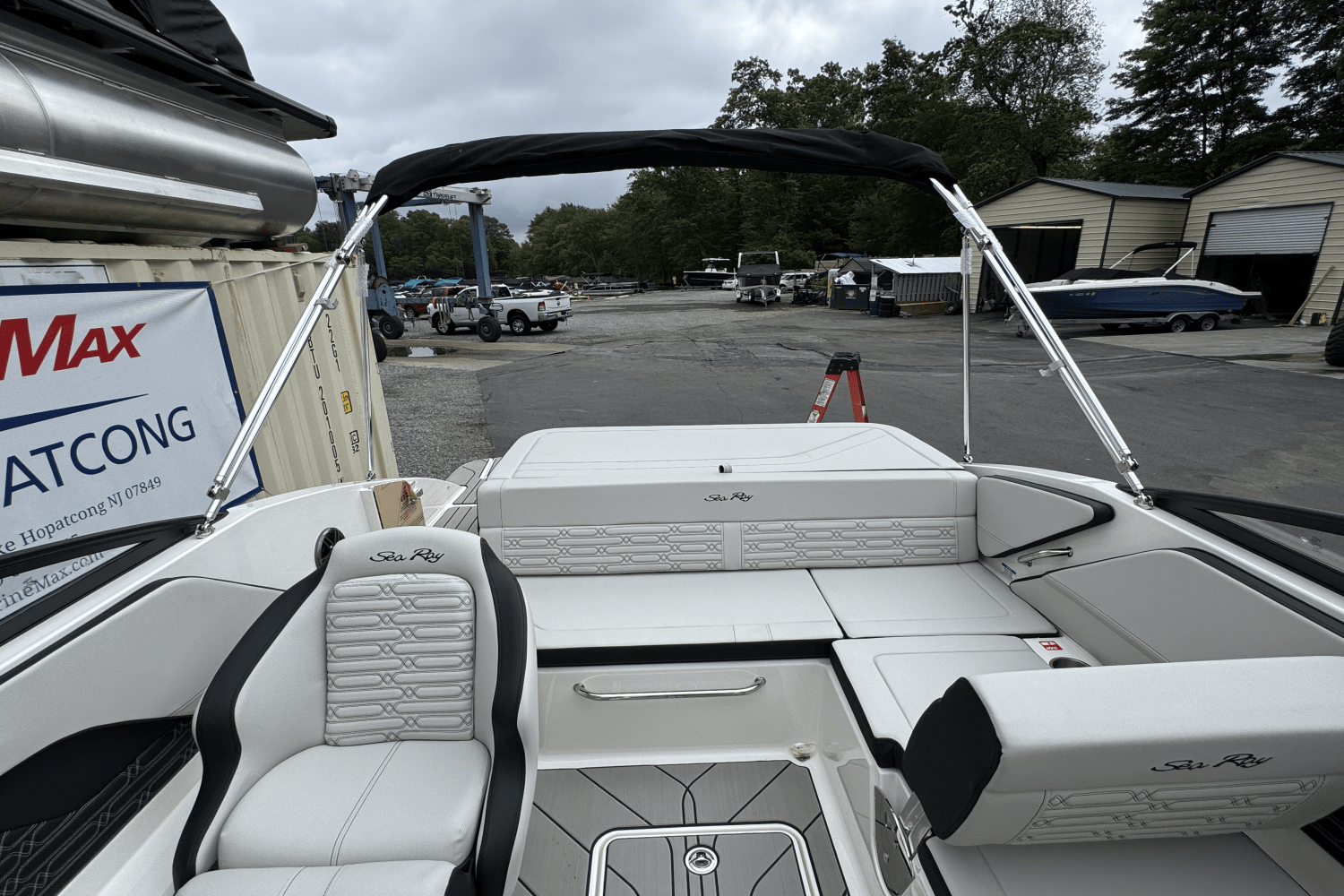 2025 Sea Ray SPX 190 Image Thumbnail #20