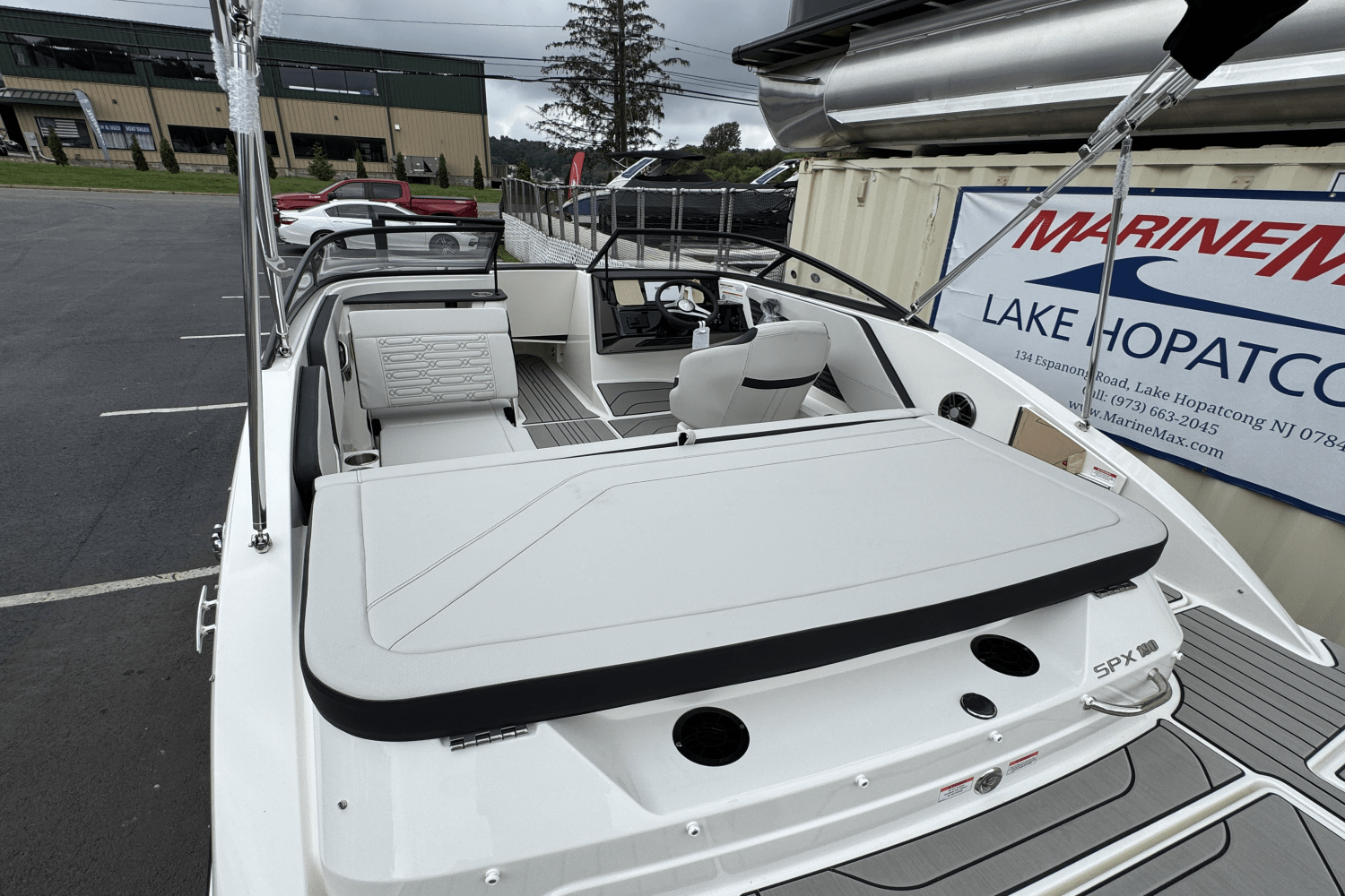 2025 Sea Ray SPX 190 Image Thumbnail #15