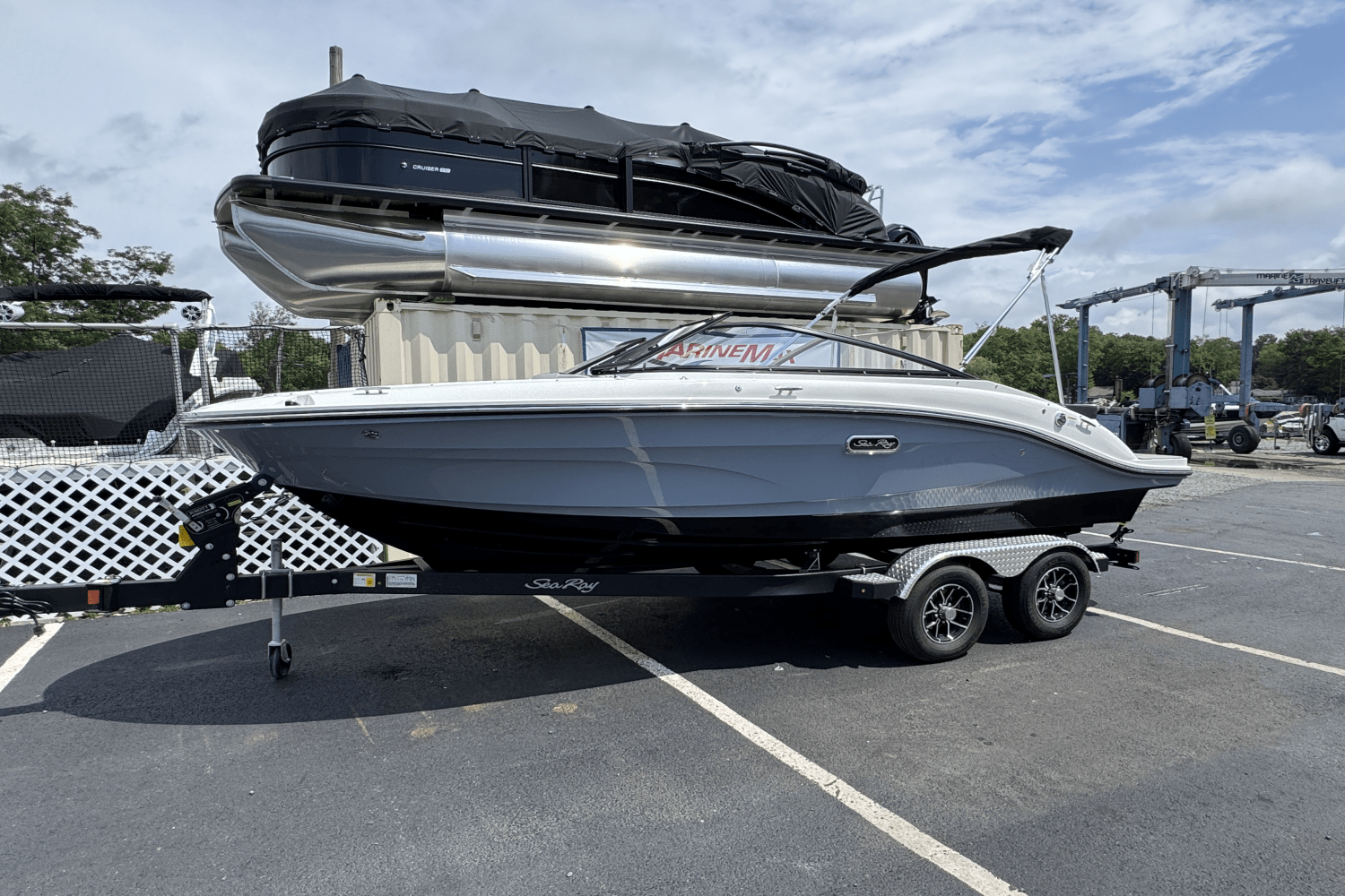 2025 Sea Ray SPX 190 Image Thumbnail #0