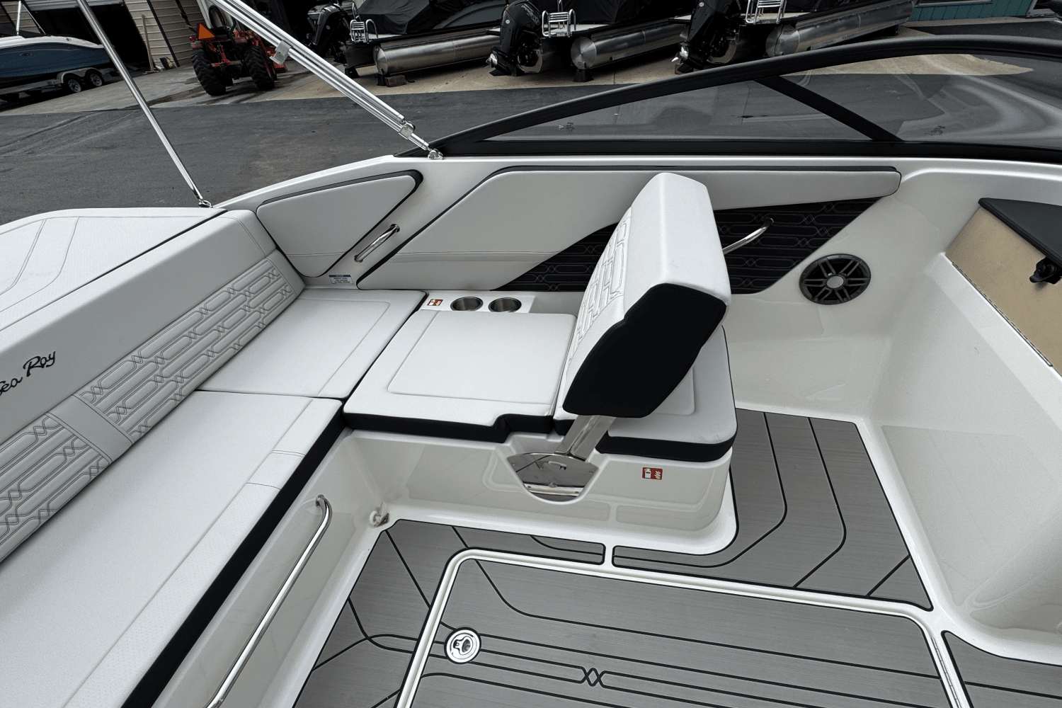 2025 Sea Ray SPX 190 Image Thumbnail #27
